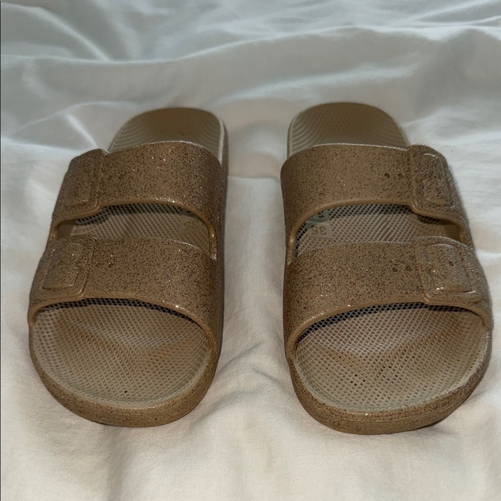 Glittery Freedom Moses Sandals size 35/36